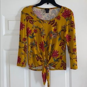 MEDIUM Rue 21 crop. Worn once!